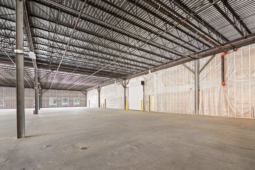 More Photos Of 2810 Procurement Cir, Fayetteville Flex For Lease