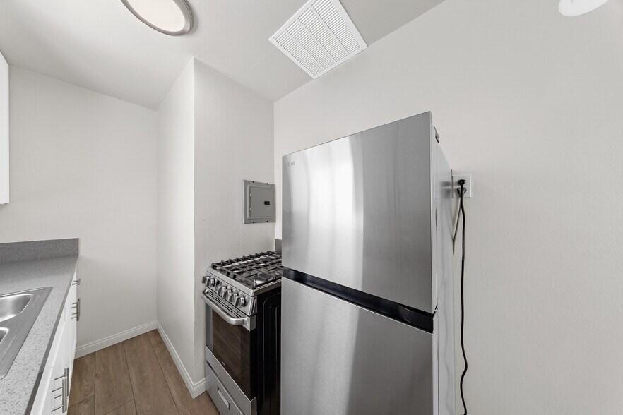 More Photos Of 3141-3153 Imperial Ave, San Diego Apartments For Sale