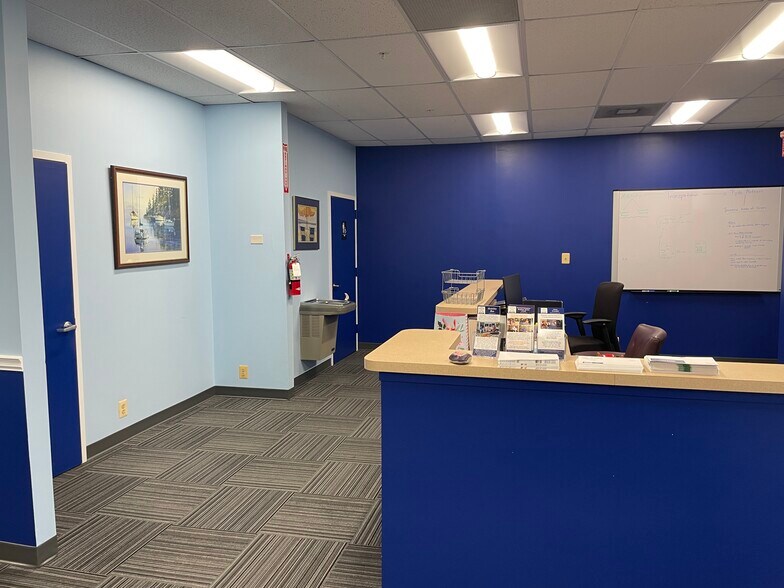 More Photos Of 8131 Ritchie Hwy, Pasadena Freestanding For Lease