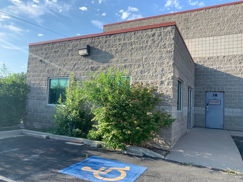 More Photos Of 38 E Guest Ave, Salt Lake City Warehouse For Sale