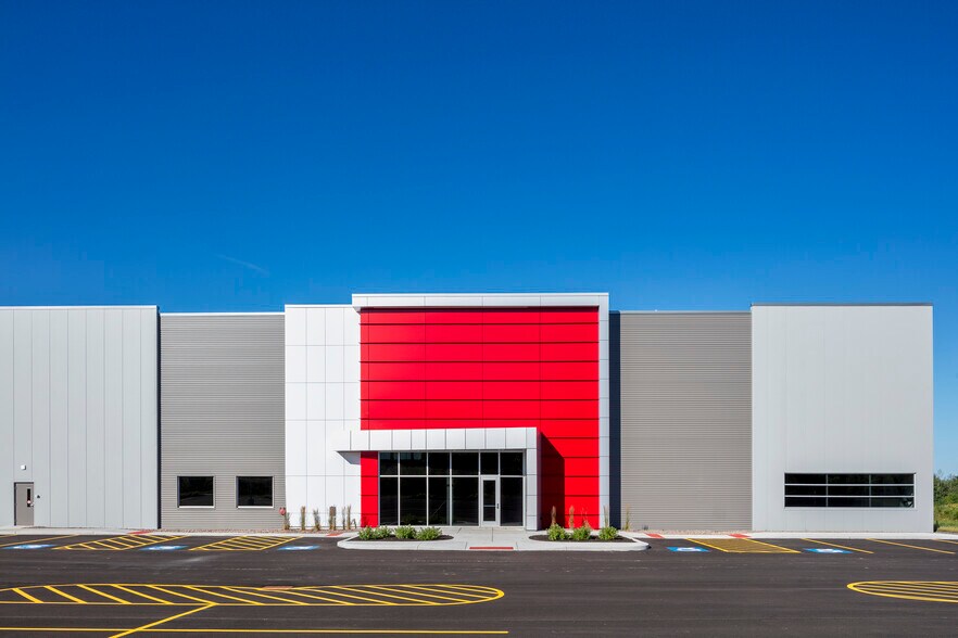 Primary Photo Of 2049 Wafer Loop Rd, Marcy Flex For Sale