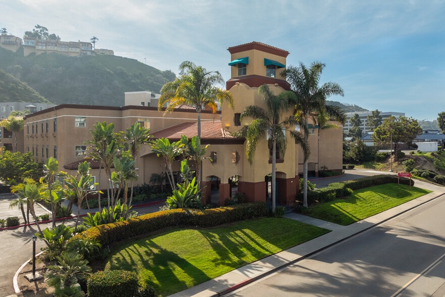 More Photos Of 631 Camino del Rio S, San Diego Hotel For Sale