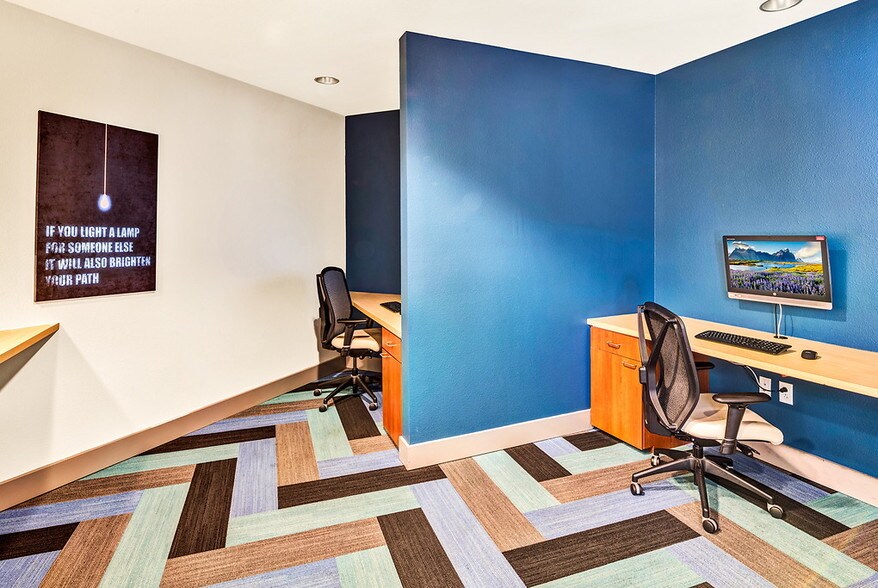 More Photos Of 6399 Christie Ave, Emeryville Apartments For Lease