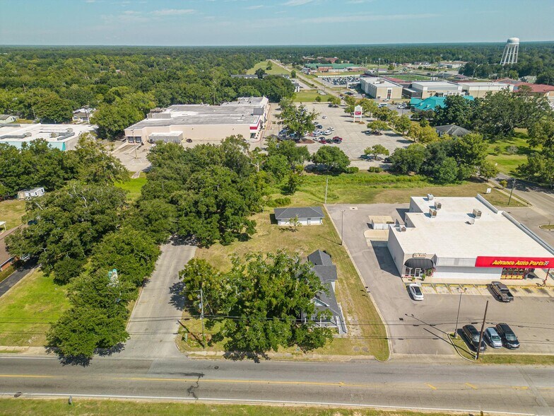 More Photos Of 228 E Railroad St, Long Beach Freestanding For Sale