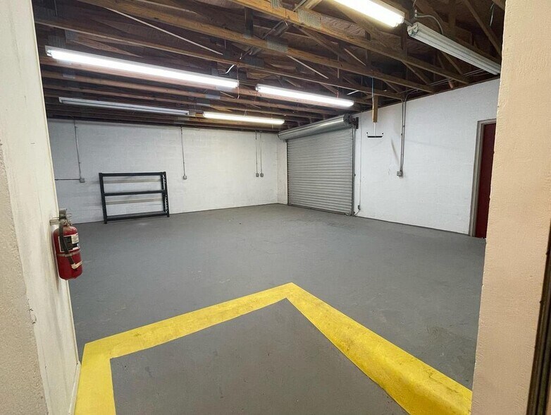 More Photos Of 2616 SW Loop 410, San Antonio Flex For Sale