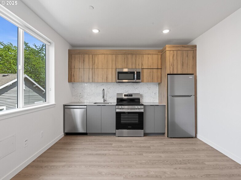 More Photos Of , Portland Multifamily For Sale