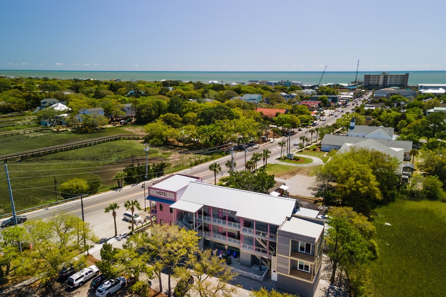 More Photos Of 87 Center St, Folly Beach Restaurant For Lease