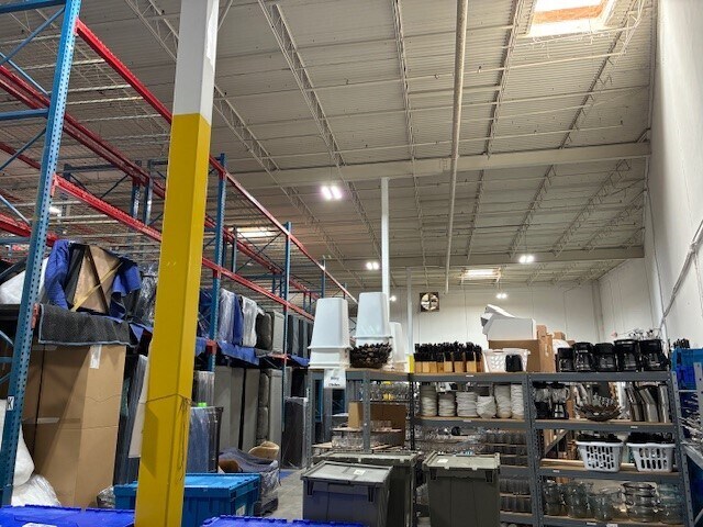More Photos Of 8758 Clay Rd, Houston Warehouse For Lease