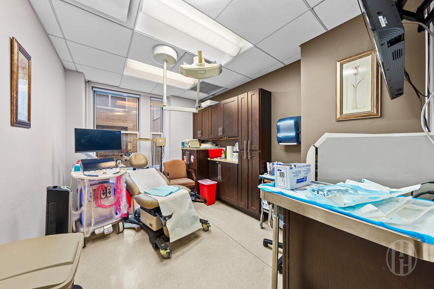 More Photos Of 104-110 E 40th St, New York Medical For Sale
