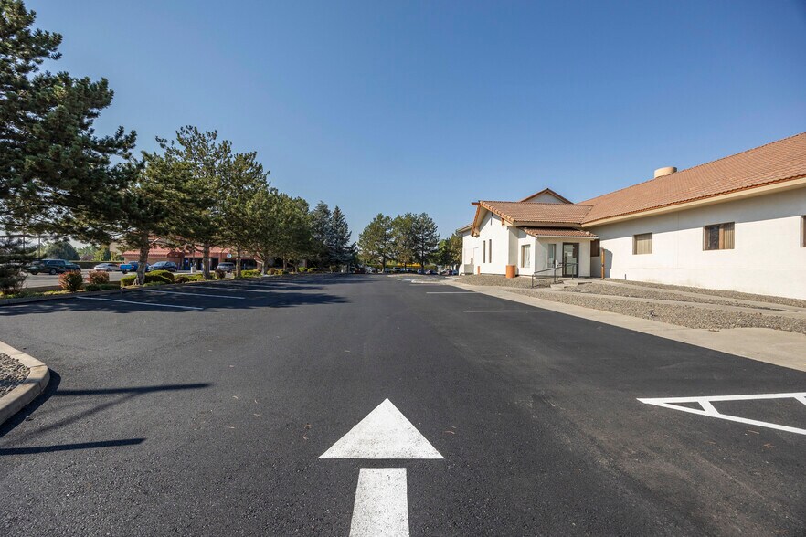 More Photos Of 829 Goethals Dr, Richland Office For Sale