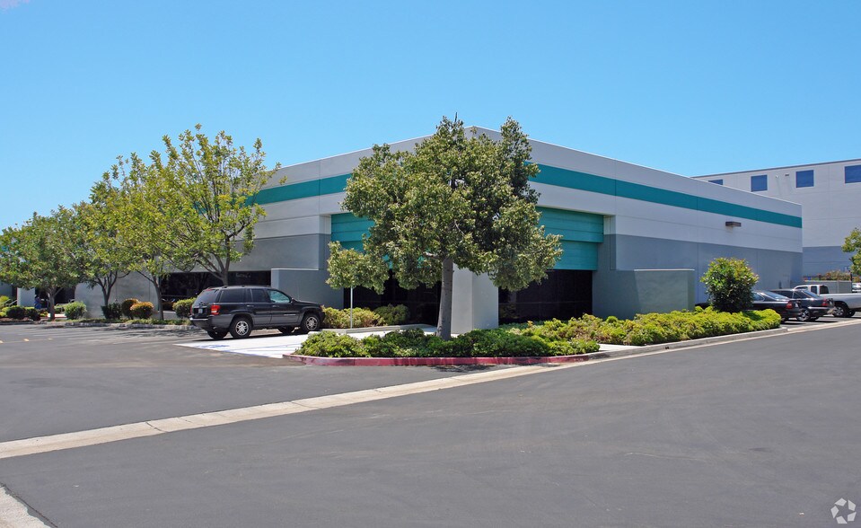 More Photos Of 6985 Flanders Dr, San Diego Manufacturing For Lease