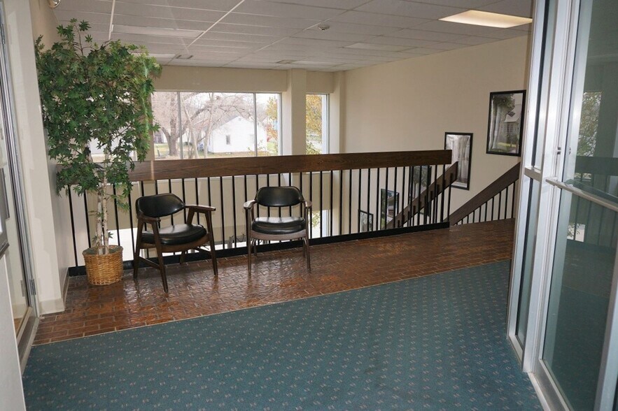 More Photos Of 520 S Pierce Ave, Mason City Medical For Sale