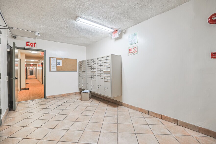 More Photos Of 6121 Woodman Ave, Van Nuys Apartments For Sale