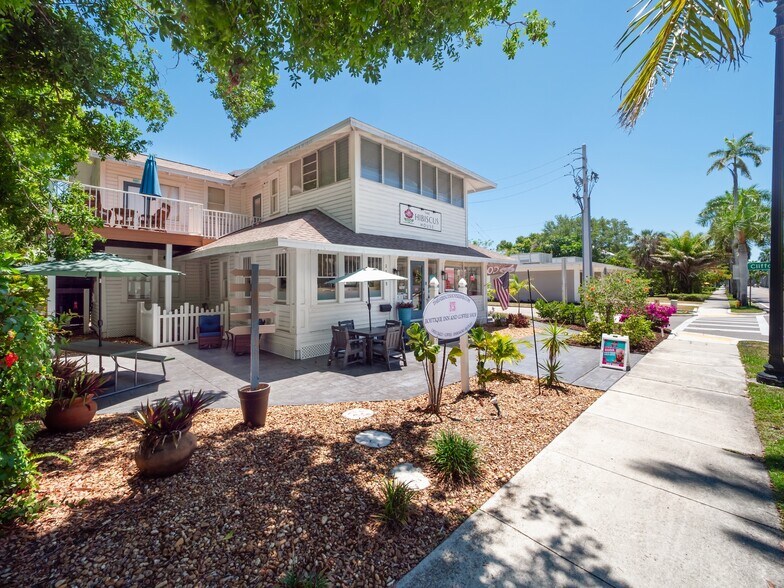 More Photos Of 2135 Mcgregor Blvd, Fort Myers Hospitality For Sale
