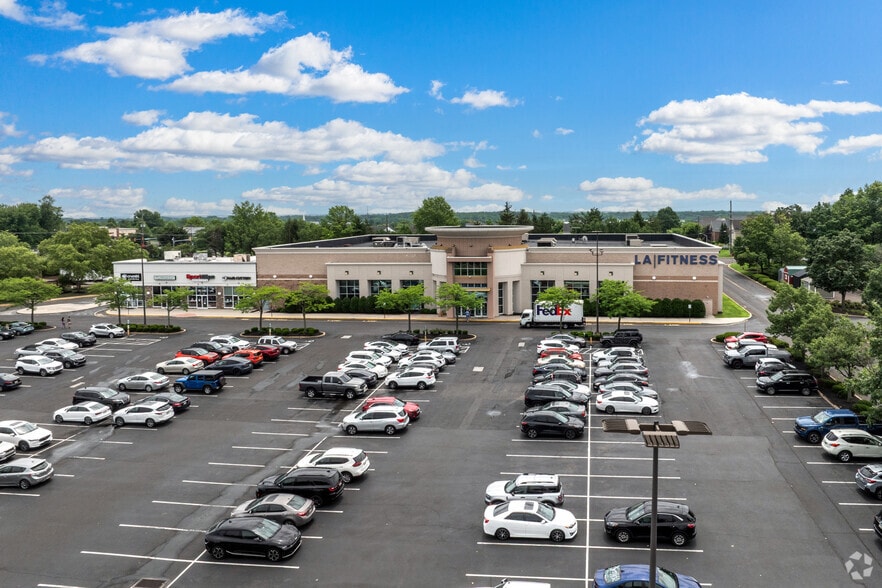 More Photos Of 200-500 Rockhill Dr, Bensalem Freestanding For Lease