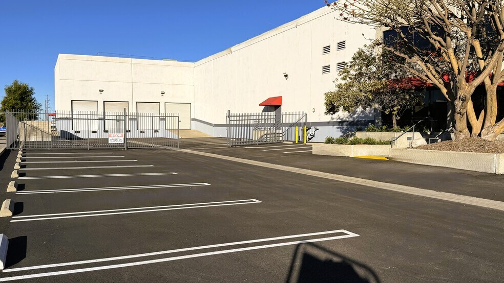 More Photos Of 5539 Ayon Ave, Irwindale Unknown For Lease