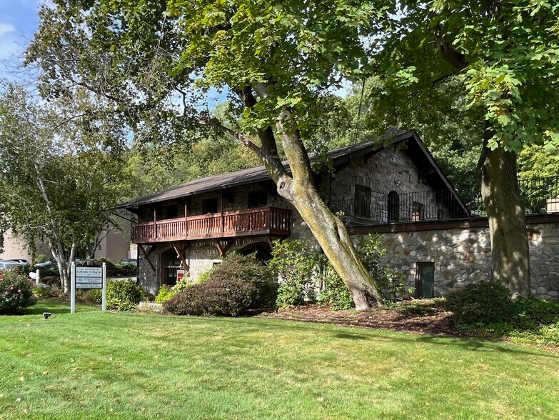 Primary Photo Of 212 Post Rd W, Westport Medical For Lease