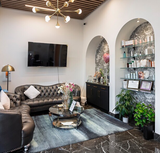 More Photos Of 2257 32 St NE, Calgary General Retail For Sale