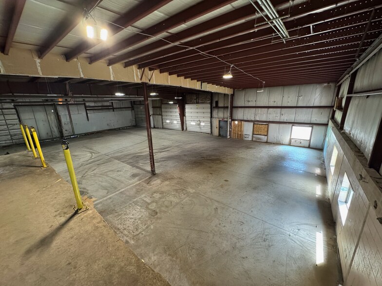 More Photos Of 6730 Pickard Dr, Syracuse Service For Lease