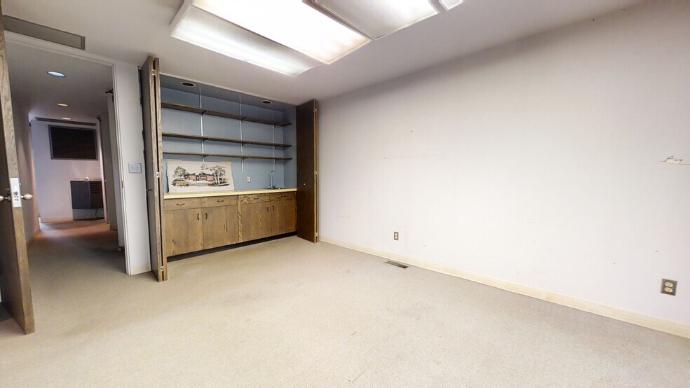 More Photos Of 901 Charleston Ave, Mattoon Medical For Lease