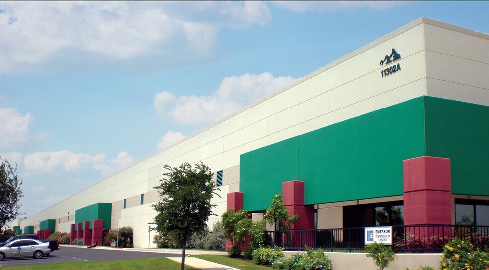 Primary Photo Of 11302-A Eastpoint Blvd, Laredo Warehouse For Lease