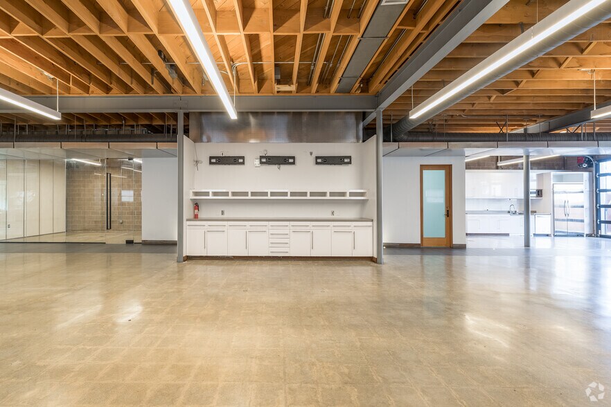 More Photos Of 2251 Barry Ave, Los Angeles Loft Creative Space For Sale
