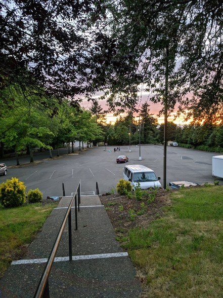 More Photos Of 9100 SW Wilshire St, Portland Religious Facility For Lease