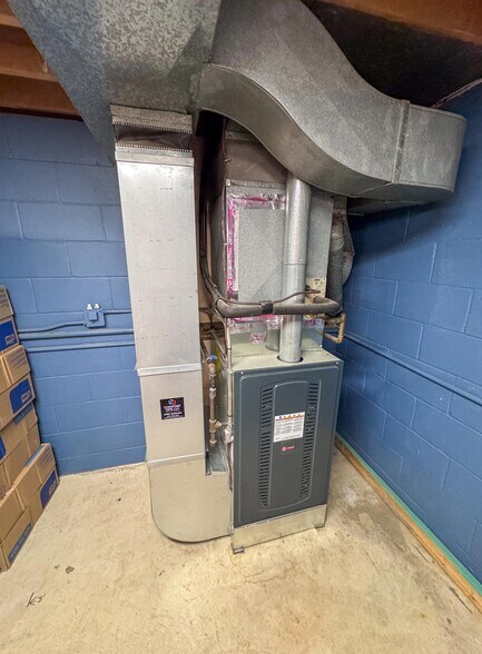 More Photos Of 113 Main St S, Stewartville Storefront For Lease