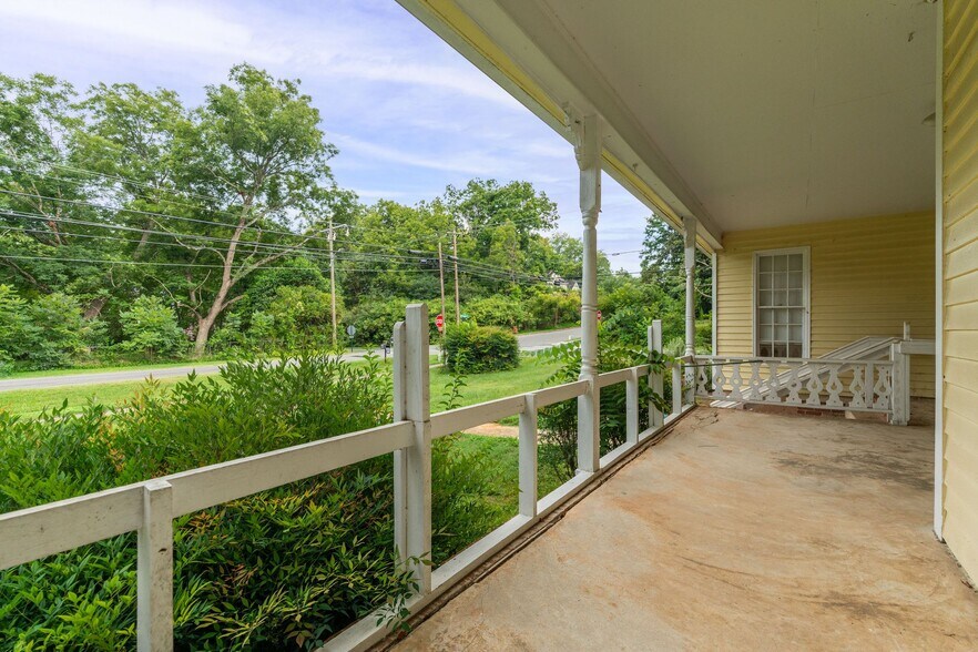 More Photos Of 117 E Salisbury St, Pittsboro Office For Sale