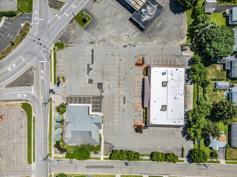 More Photos Of 201 Oakdale Rd, Johnson City General Retail For Sale
