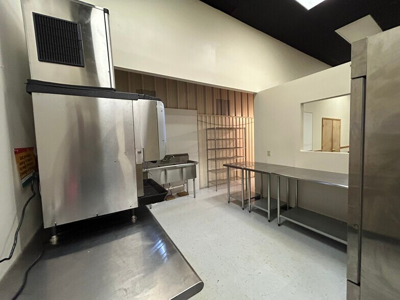 More Photos Of 198 George St, Beckley Research And Development For Lease