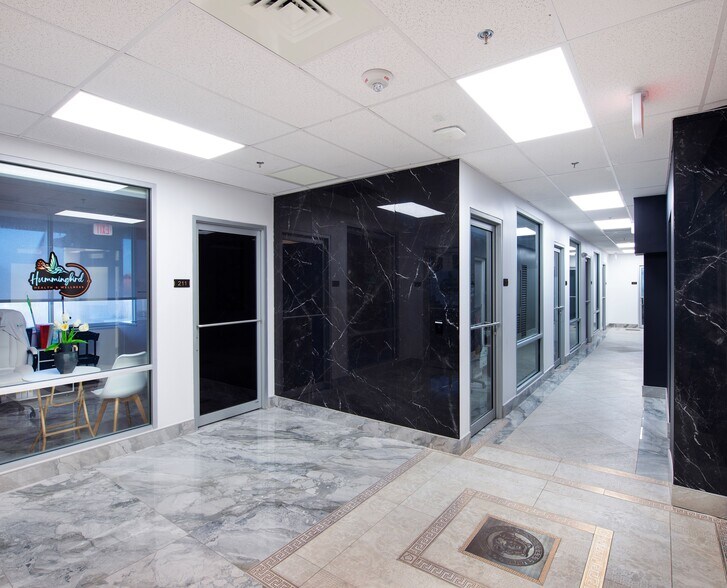 More Photos Of 410 S Ware Blvd, Tampa Loft Creative Space For Sale