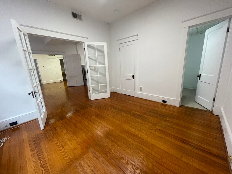 More Photos Of 3 N Court St, Frederick Office Residential For Lease