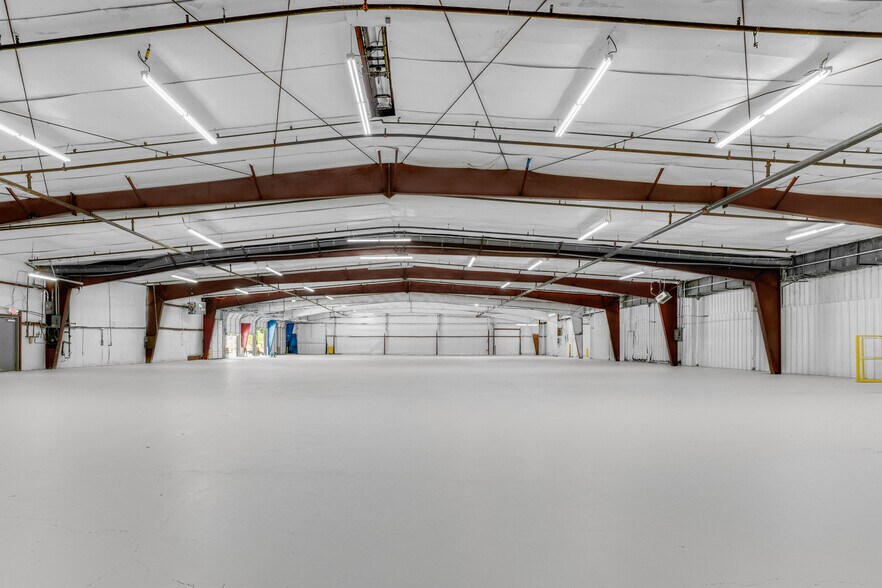 More Photos Of 1379 McDow Dr, Rock Hill Warehouse For Lease