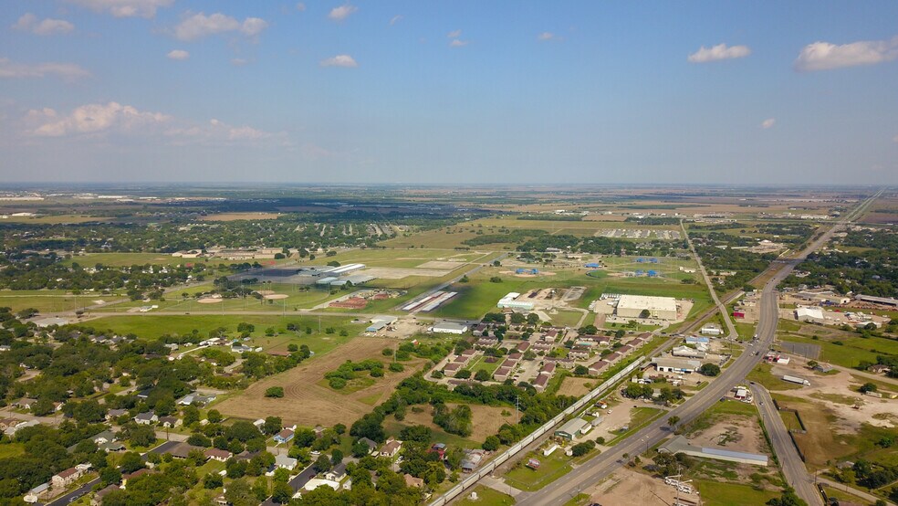 More Photos Of 2203 Port Lavaca Dr, Victoria Industrial For Sale
