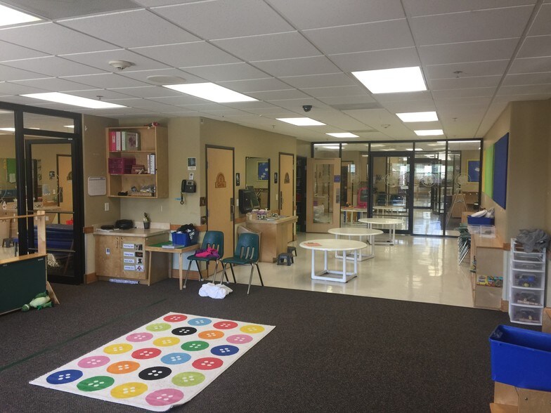 More Photos Of 1301 N Lakeline Blvd, Cedar Park Schools For Lease