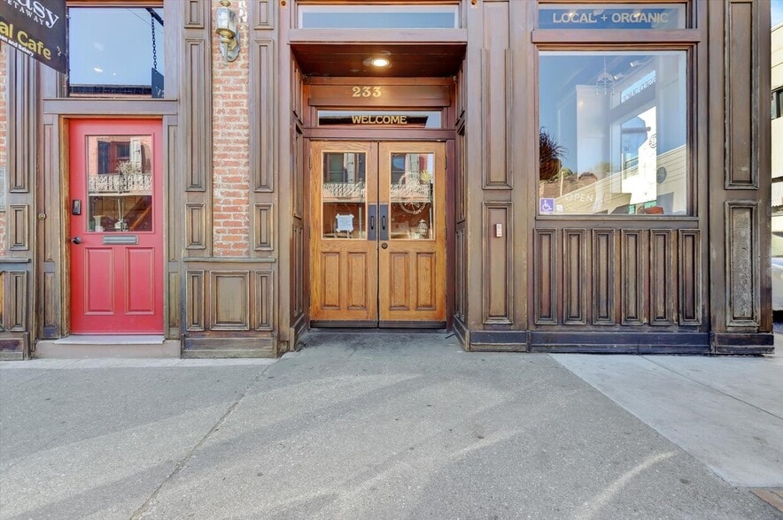 More Photos Of 233 Broad St, Nevada City Hotel For Sale