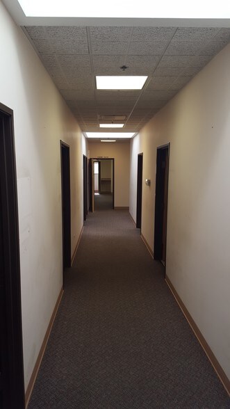 More Photos Of 315-345 W Northwest Hwy, Palatine Unknown For Lease