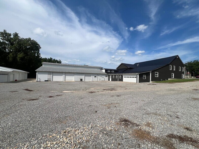 More Photos Of 380 S Main St, De Graff Light Manufacturing For Sale