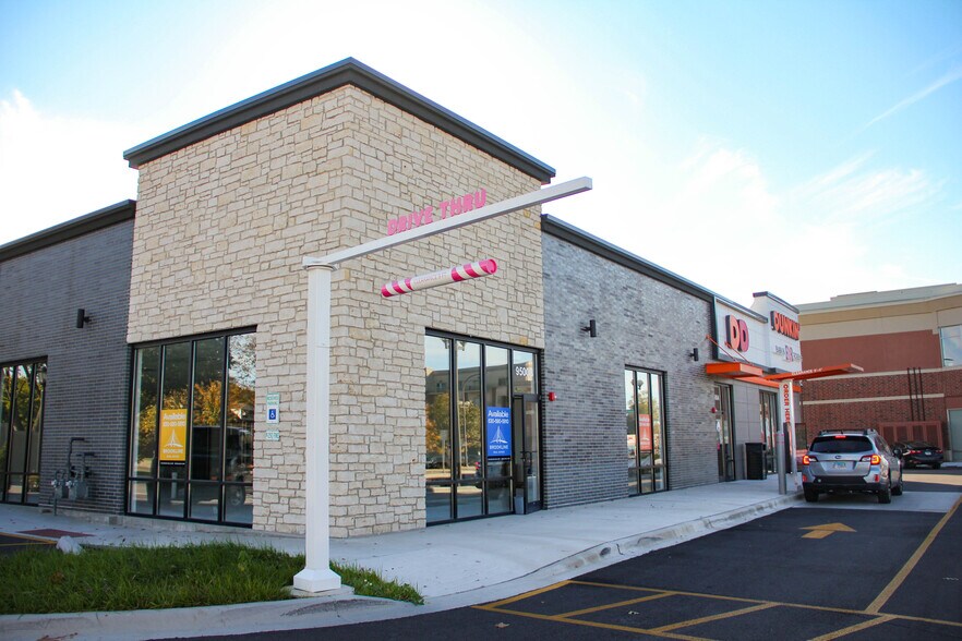 More Photos Of 9500 S 50th Ct, Oak Lawn General Retail For Lease