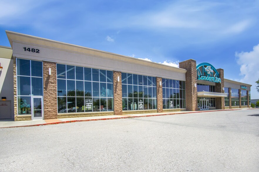 Primary Photo Of 1482 E 2nd St, Beaumont General Retail For Lease