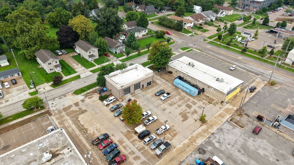 More Photos Of 824 Orchard St, Iowa City Auto Repair For Sale