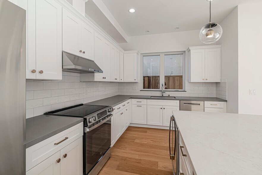 More Photos Of 1460 Kentfield Ave, Redwood City Multifamily For Sale