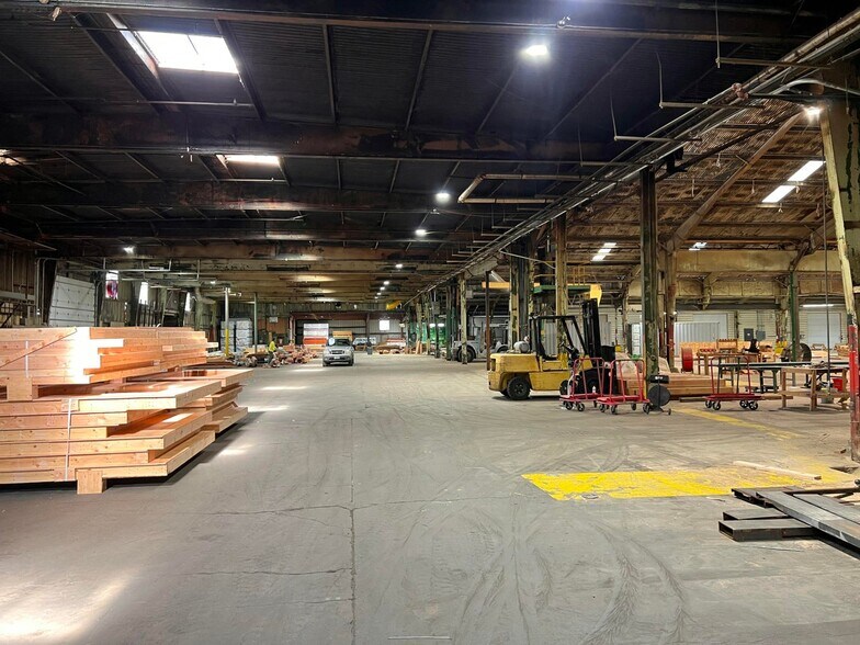 More Photos Of 8380 Agate Rd, White City Manufacturing For Sale