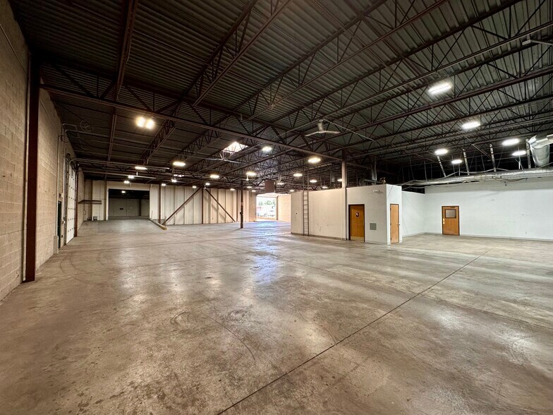 More Photos Of 600 N 630 W, Layton Showroom For Sale