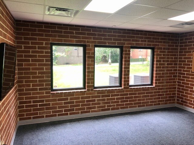 More Photos Of 2370 Vineville Ave, Macon-Bibb Office Residential For Lease