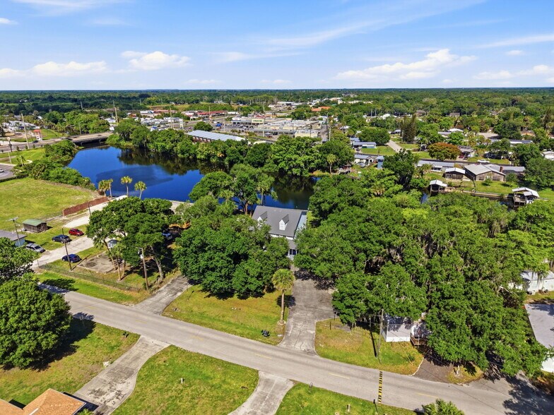 More Photos Of 207 SE 6th Ave, Okeechobee Multifamily For Sale