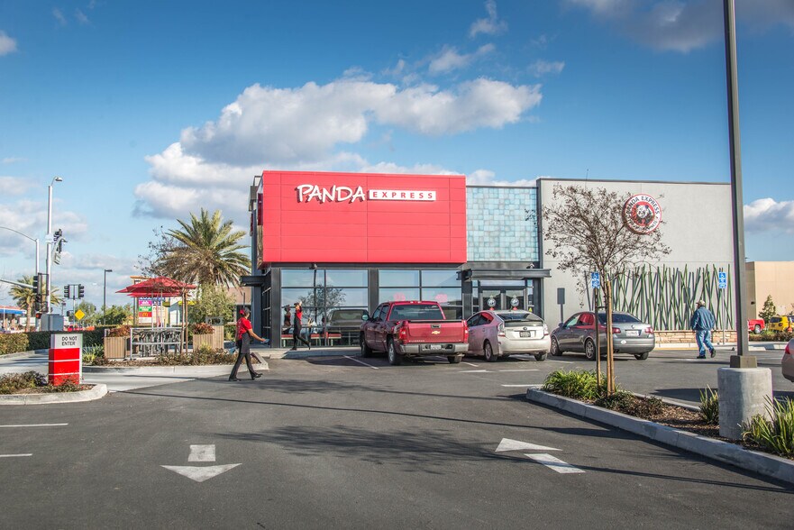 More Photos Of 530 Woollomes Ave, Delano Unknown For Lease