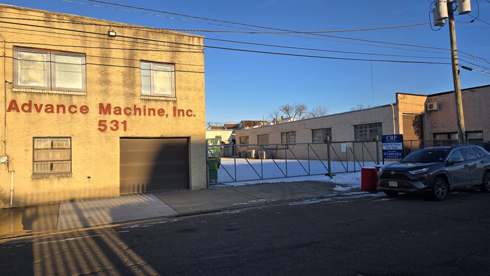 More Photos Of 531 Pennsylvania Ave, Linden Manufacturing For Sale