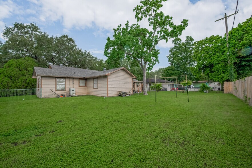 More Photos Of , Wharton Multifamily For Sale